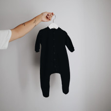 Человечек черного цвета однотон