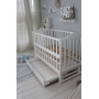 Кроватка детская Baby Comfort ЛД3 ящик, шарнир-подшипник + фиксатор, с откидной боковиной, дерево бук (белый)