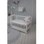 Кроватка детская Baby Comfort ЛД4 ящик, шарнир-подшипник + фиксатор, с откидной боковиной, дерево бук (белый)