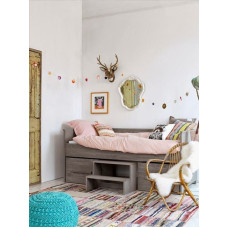 Детская односпальная кроватка с ящиками внизу